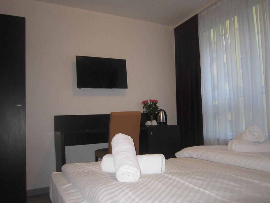 MOSEL HOTEL FRANKFURT AM MAIN